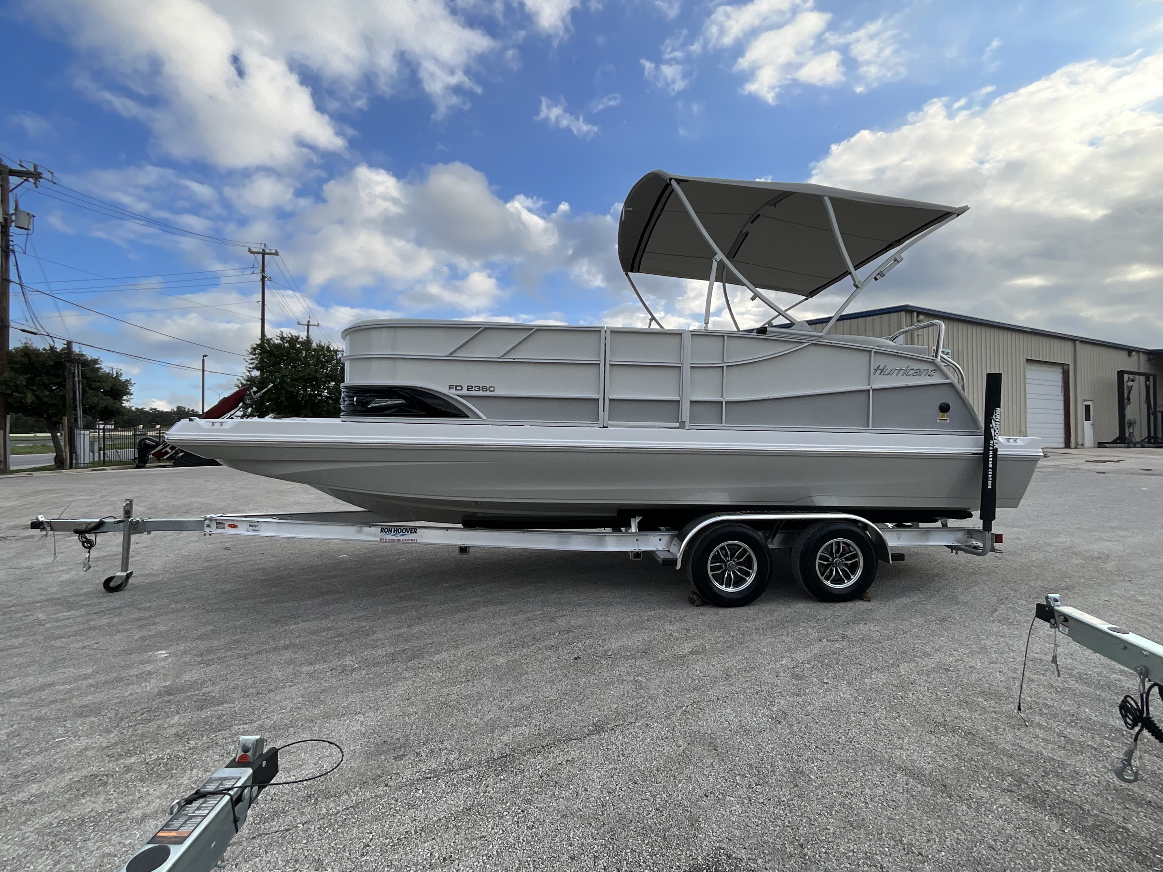 2027 Hurricane FunDeck 2360 REF - Image 3