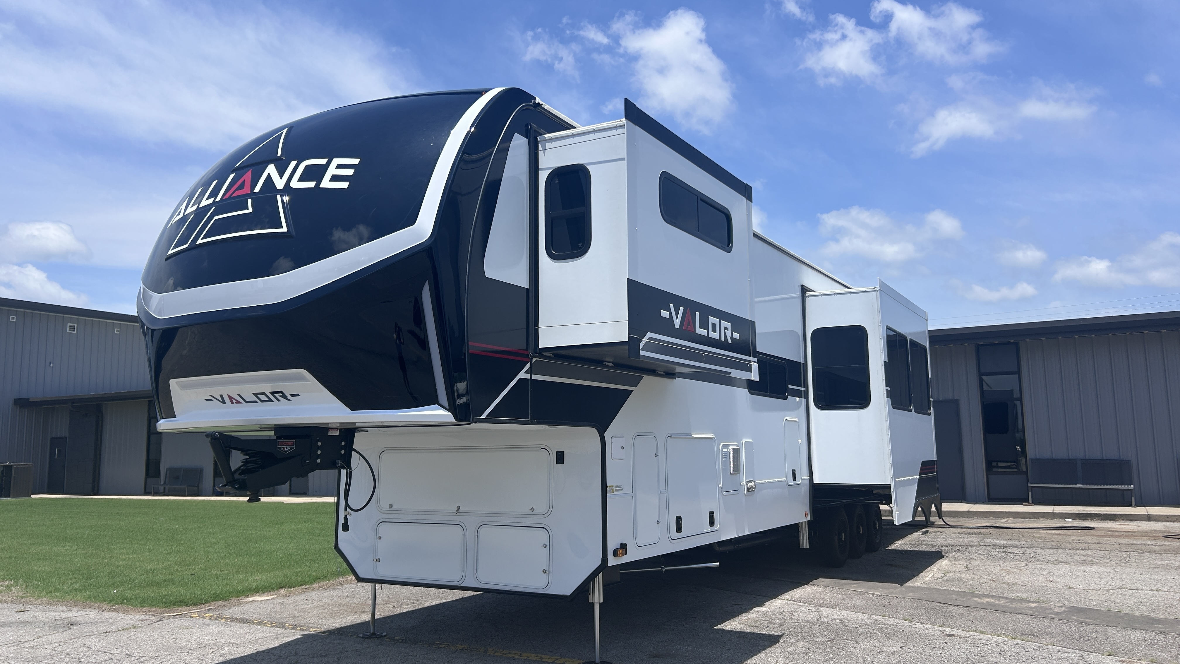 2026 Alliance RV Valor 44V14 - Image 4