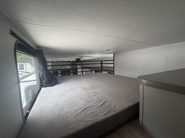 2027 JAYCO JAY FLIGHT BUNGALOW 404LOFT - Image 17
