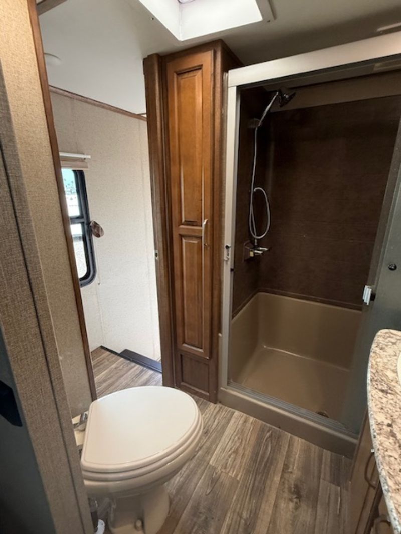 2018 Keystone Laredo 358BP - Image 20