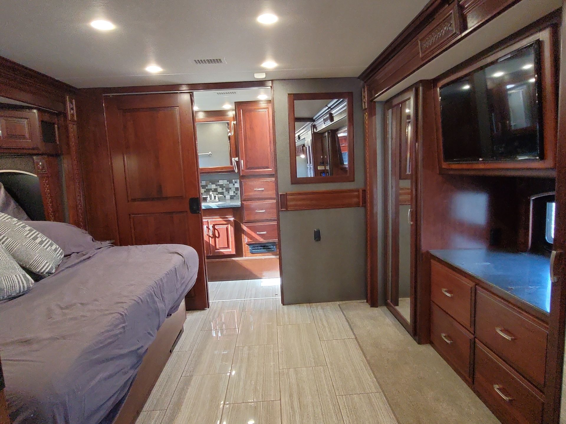 2017 Holiday Rambler Endeavor XE 38K - Image 24