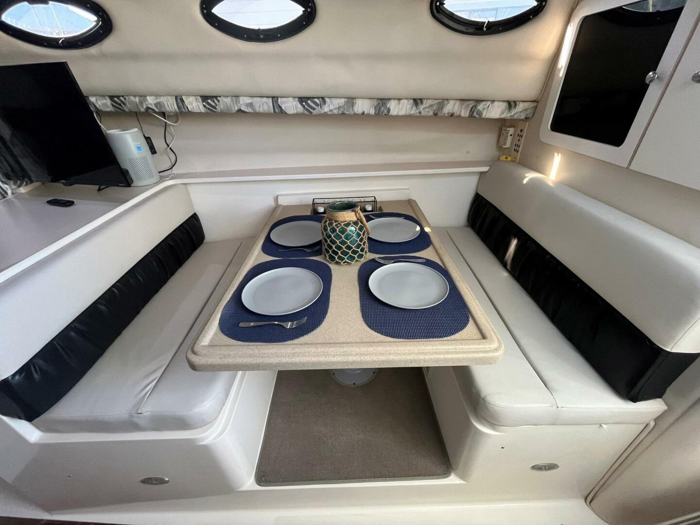 2001 Wellcraft 330 Coastal - Image 14