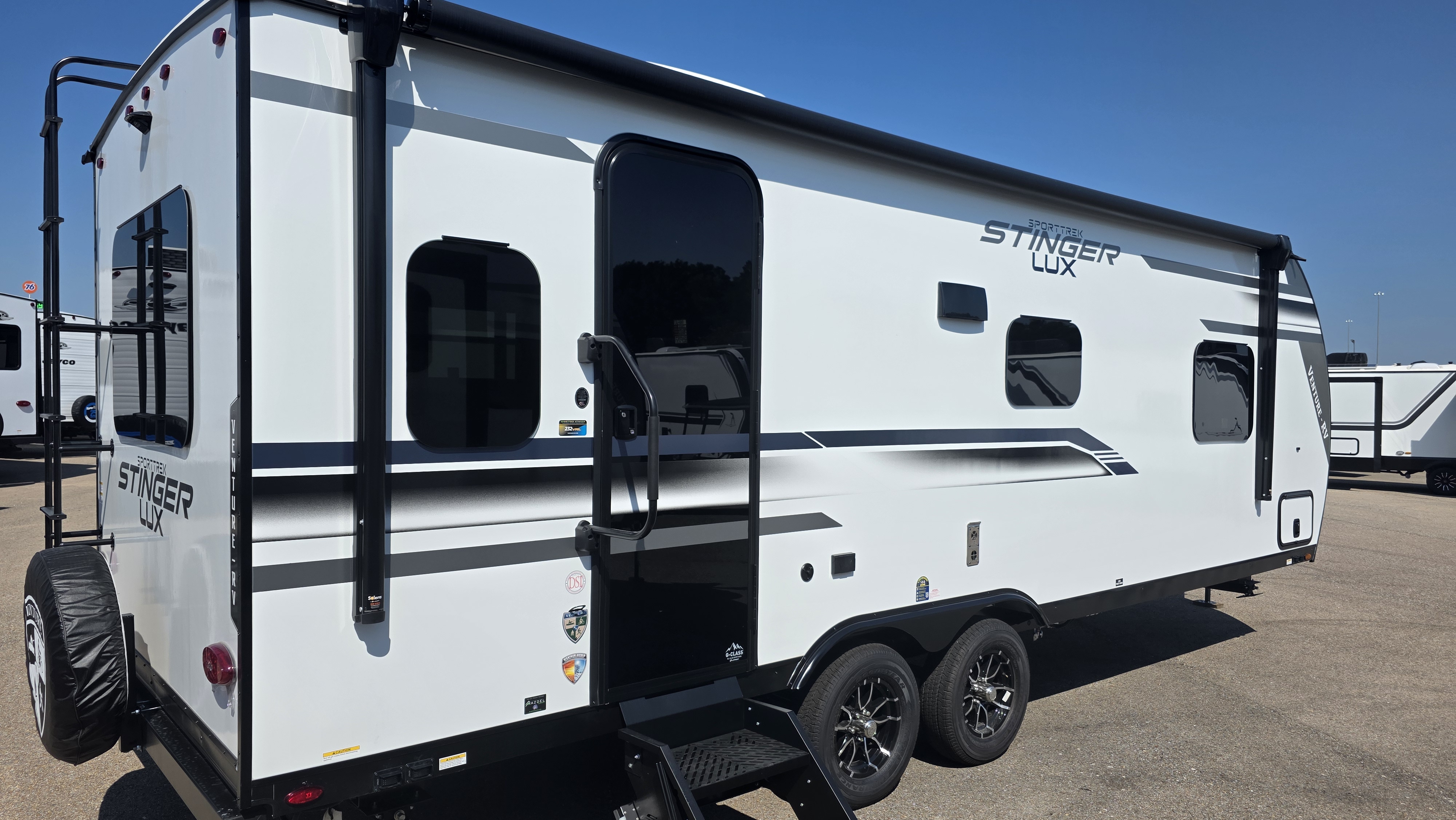 2027 VENTURE RV SPORTTREK STINGER 232VRL - Image 4
