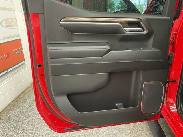 2024 Chevrolet Silverado 1500 Crew Cab LT Trail Boss 4WD - Image 21