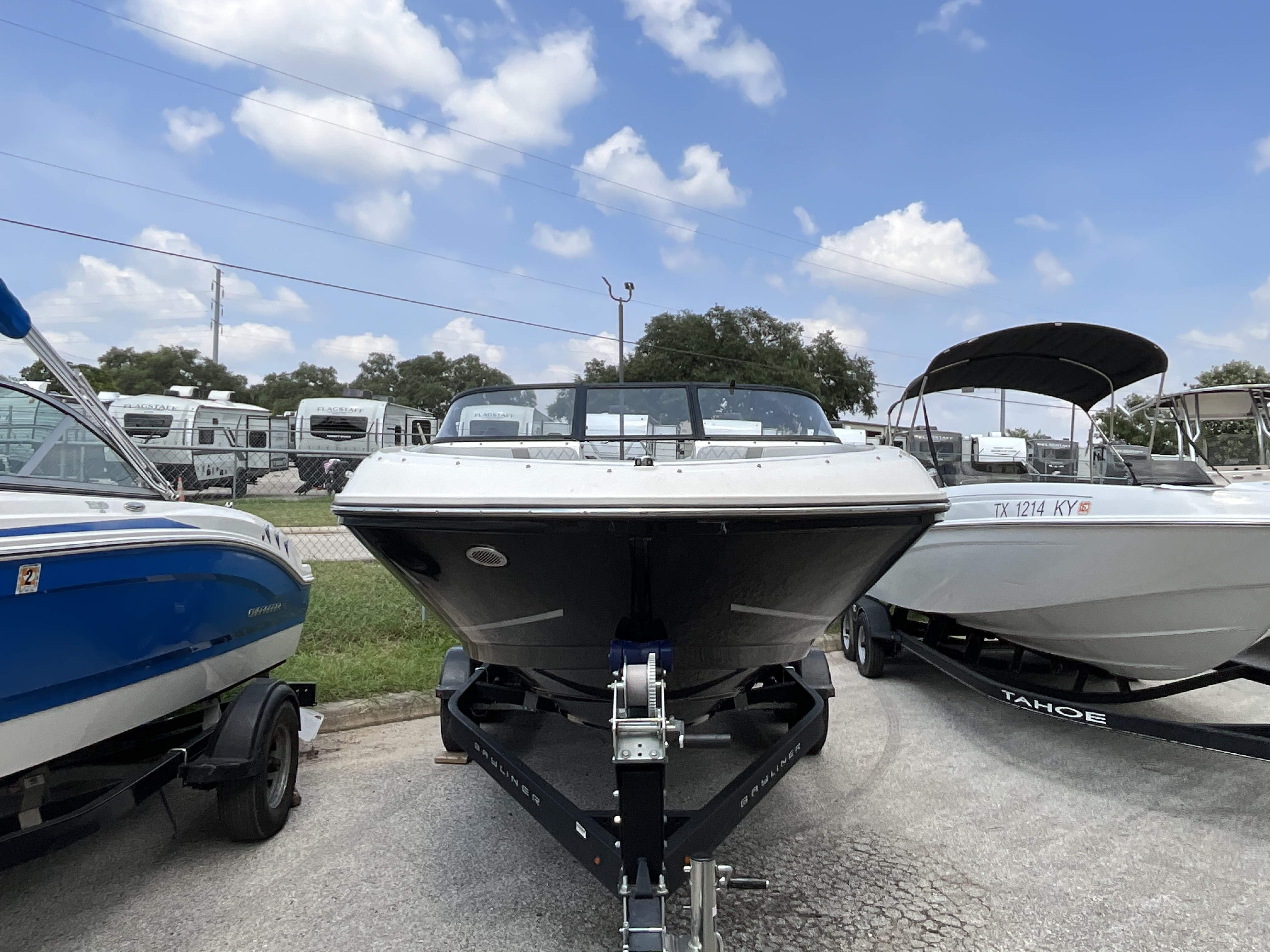 2023 BAYLINER 2023 VR5 - Image 3