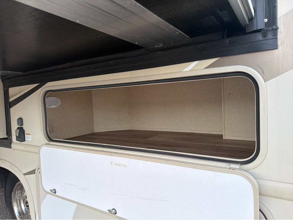 2019 Thor Motor Coach FOUR WINDS 24WS - Image 7