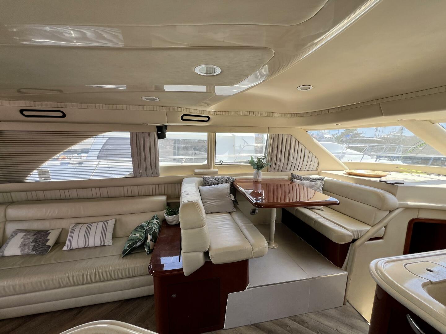 2002 Sea Ray 560 Sedan Cruiser - Image 27