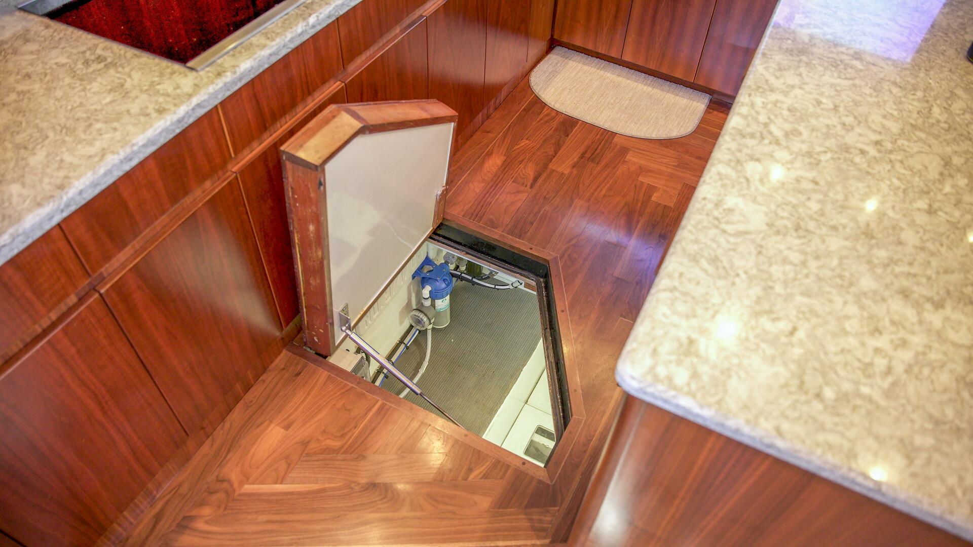 1991 Monterey 65 Convertible Custom Sportfish - Image 25