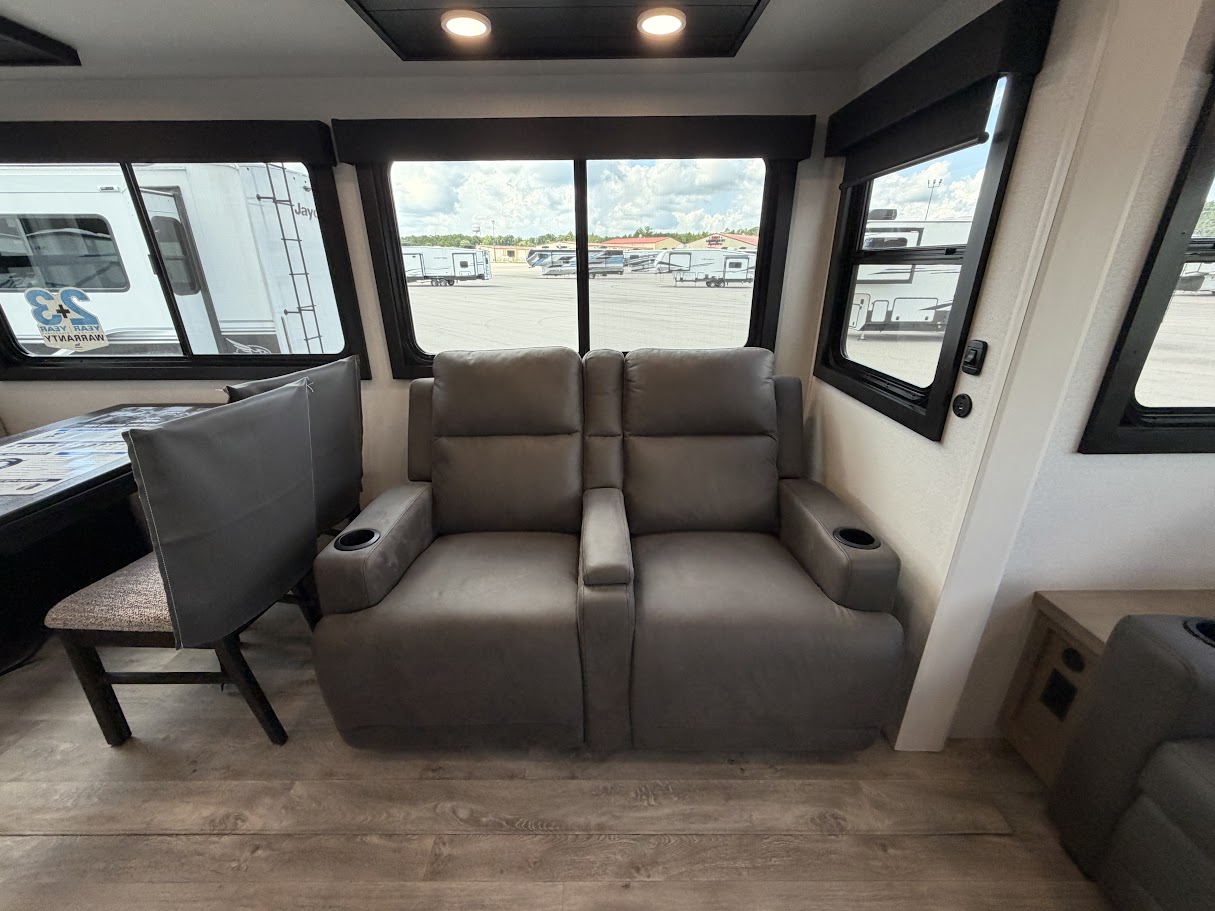 2027 JAYCO EAGLE 321RSTS - Image 12