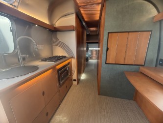 2027 AIRSTREAM FRANK LLOYD WRIGHT 28RBT - Image 21