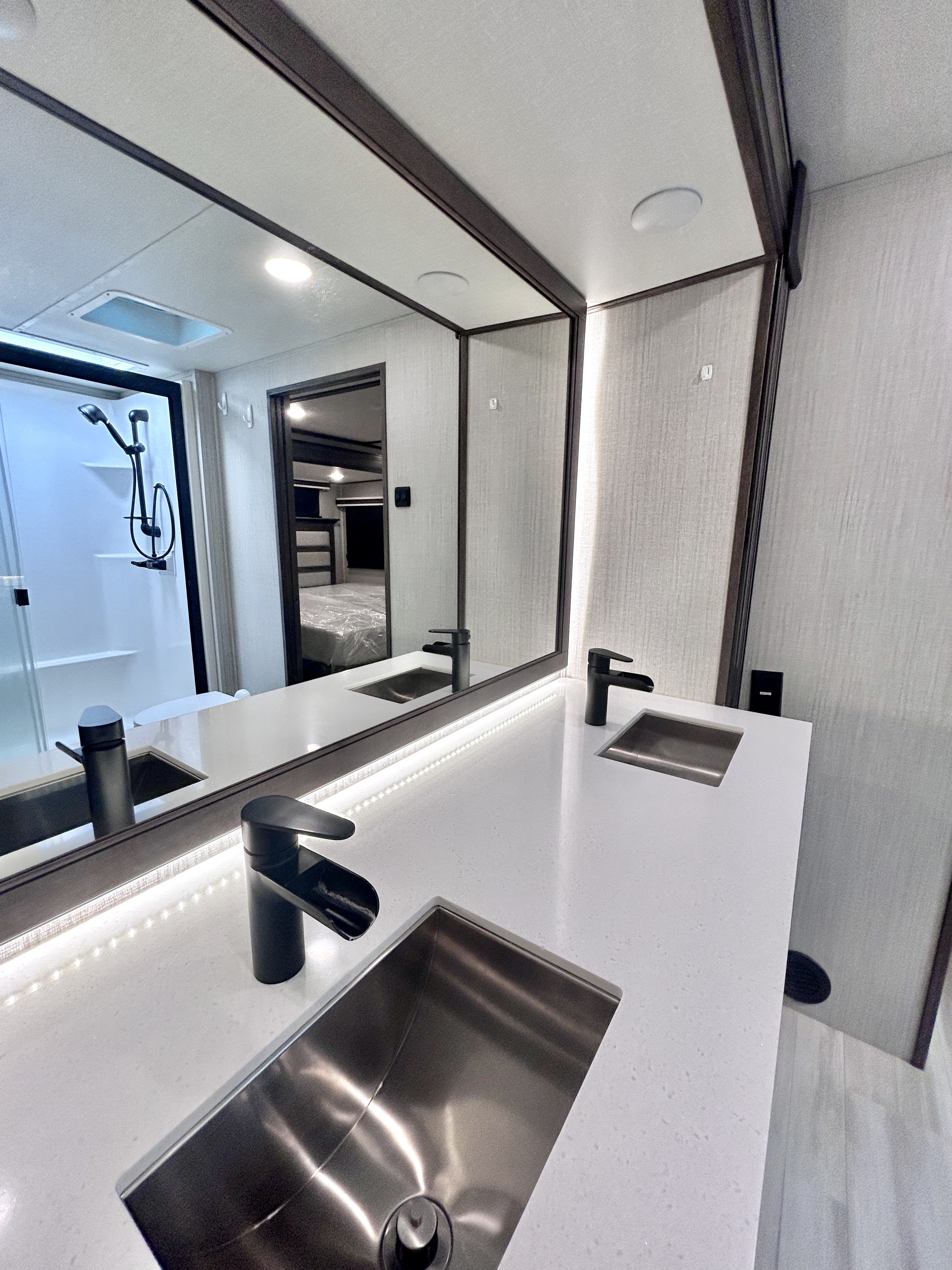 2021 Grand Design 373FB SOLITUDE - Image 33