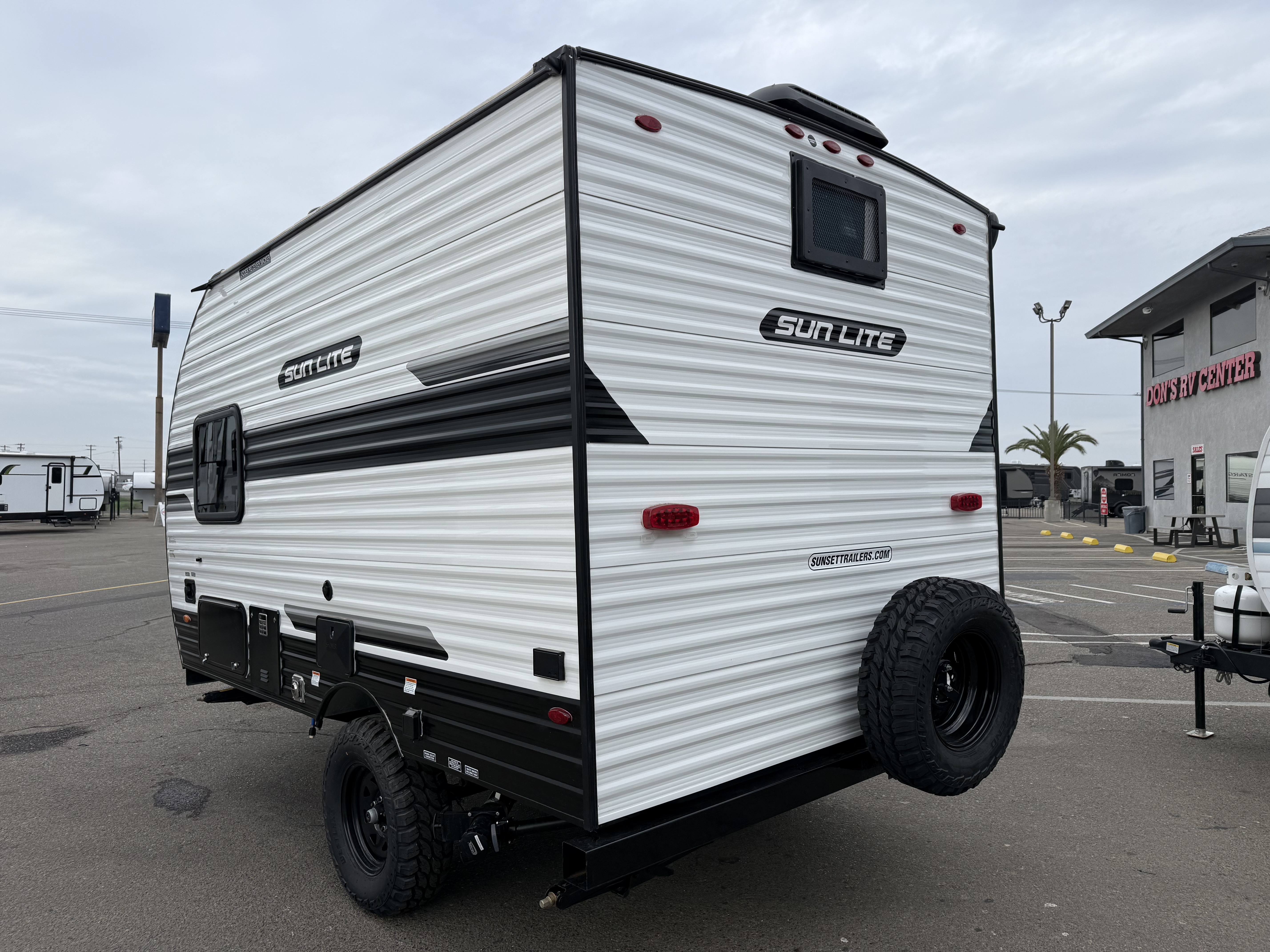 2027 Sun Lite 13BD - Image 4
