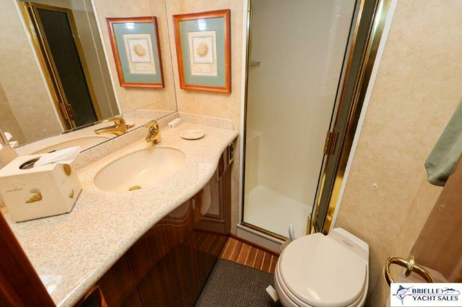 2005 Viking 45 Convertible - Image 20