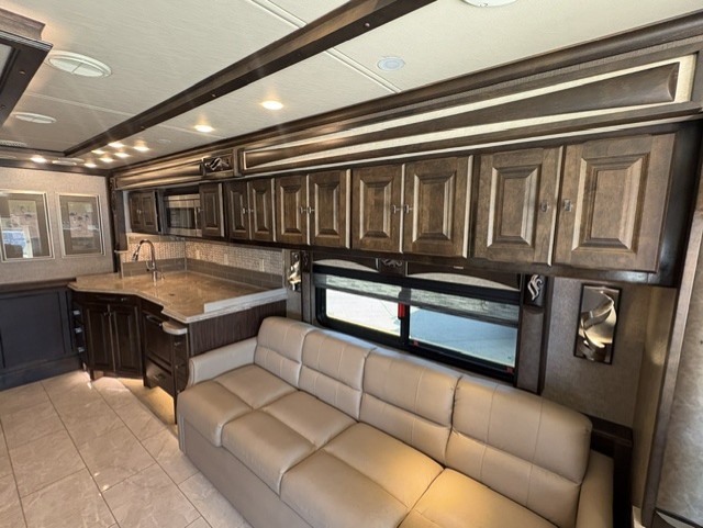 2018 TIFFIN PHAETON 36GH - Image 16