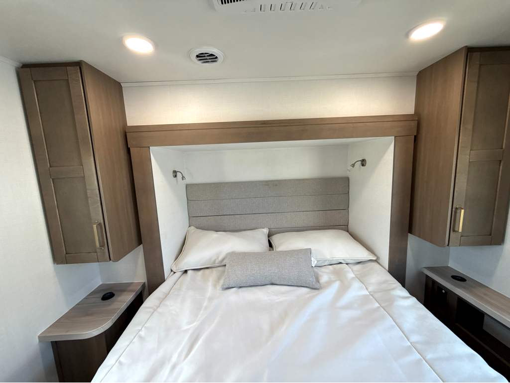 2027 ENTEGRA COACH ODYSSEY 30Z - Image 27
