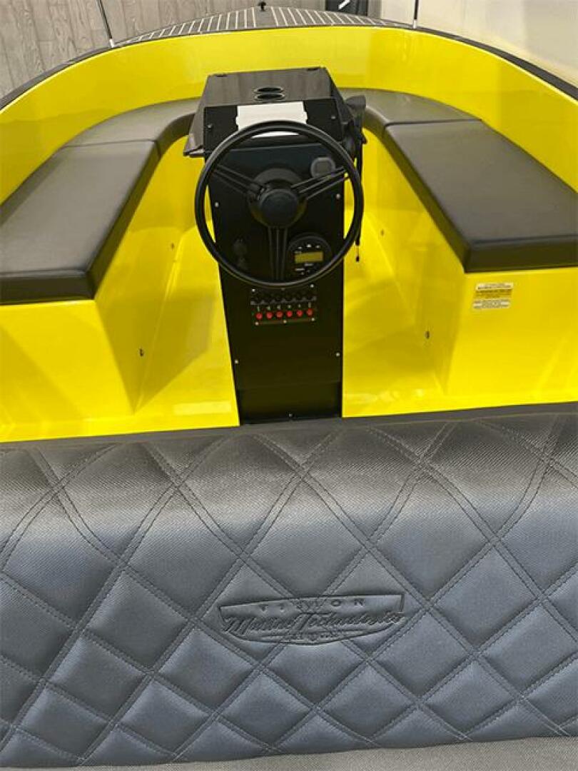 2024 Vision WX Tritoon - Image 378