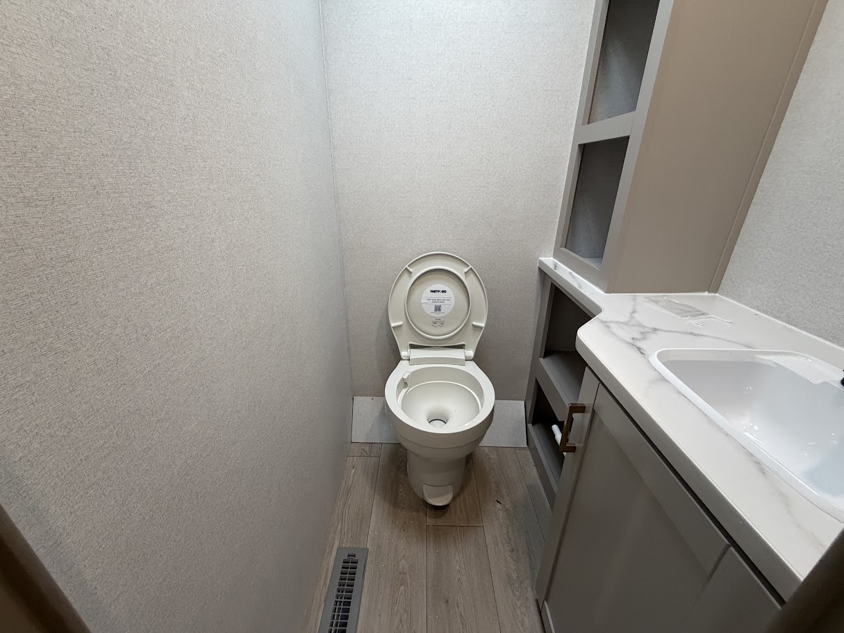 2027 JAYCO JAY FLIGHT 330TBS - Image 32
