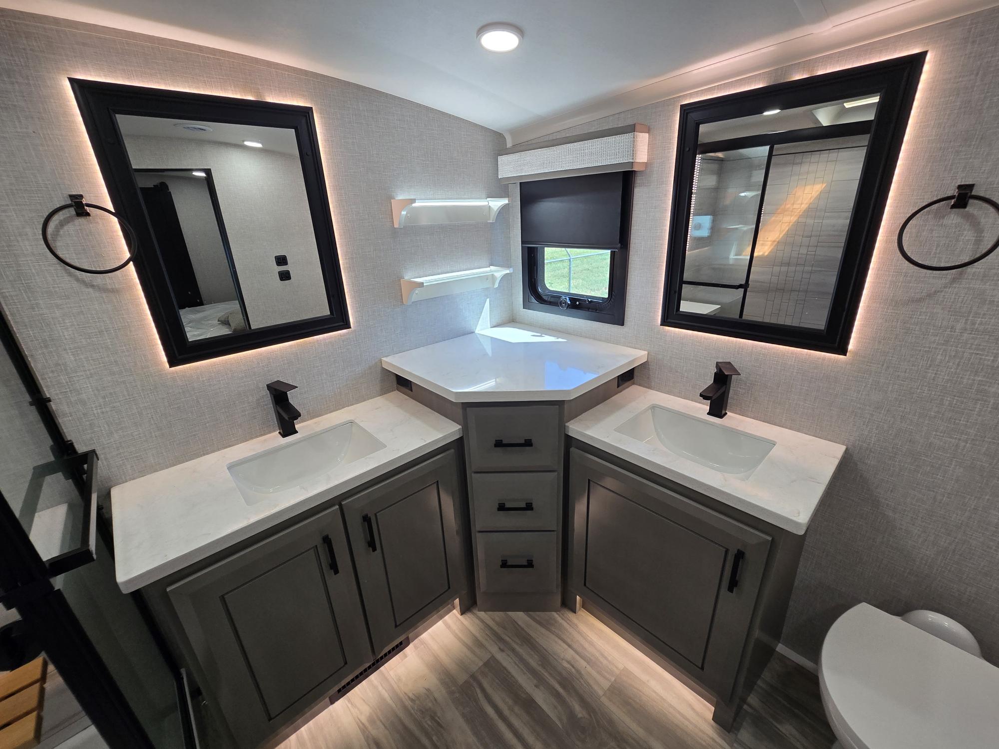 2025 JAYCO PINNACLE 38FLGS - Image 12