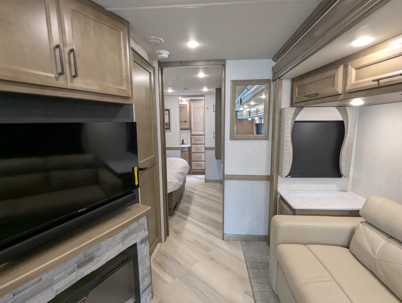 2026 Fleetwood Bounder 35K - Image 20