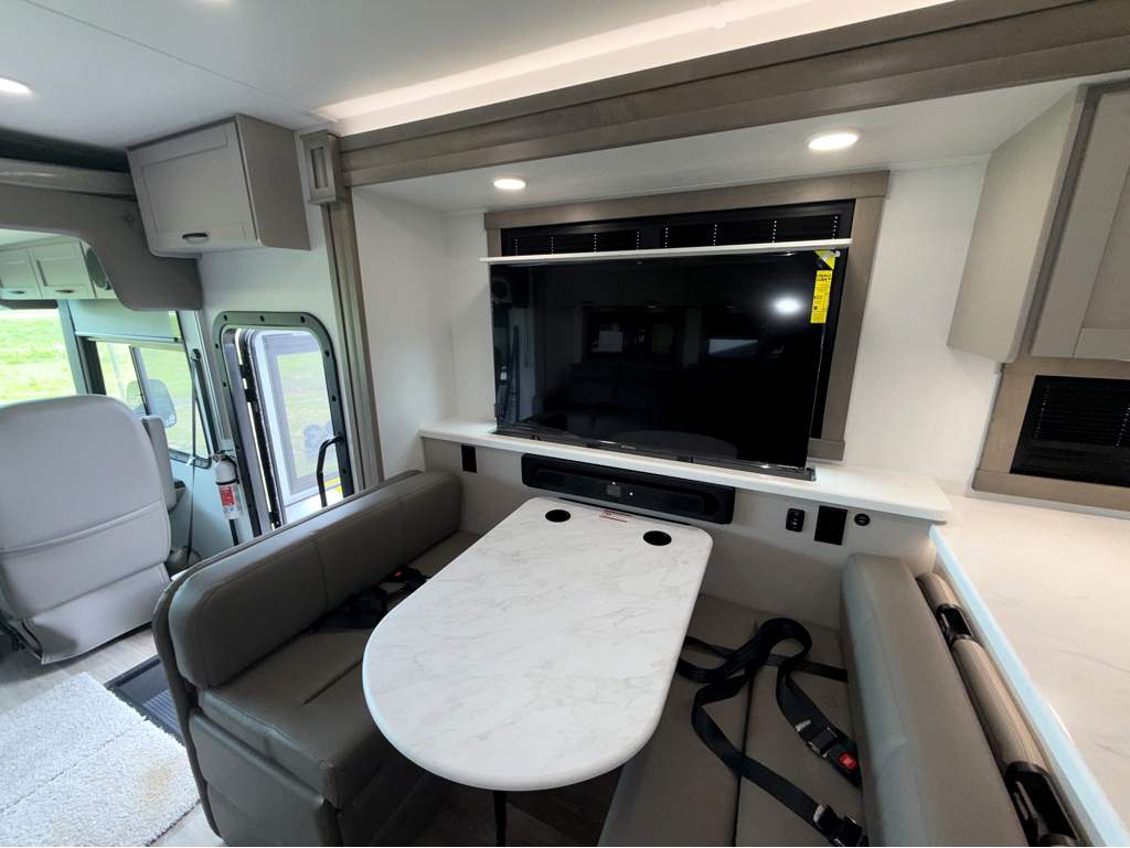 2027 JAYCO PRECEPT 36C - Image 18
