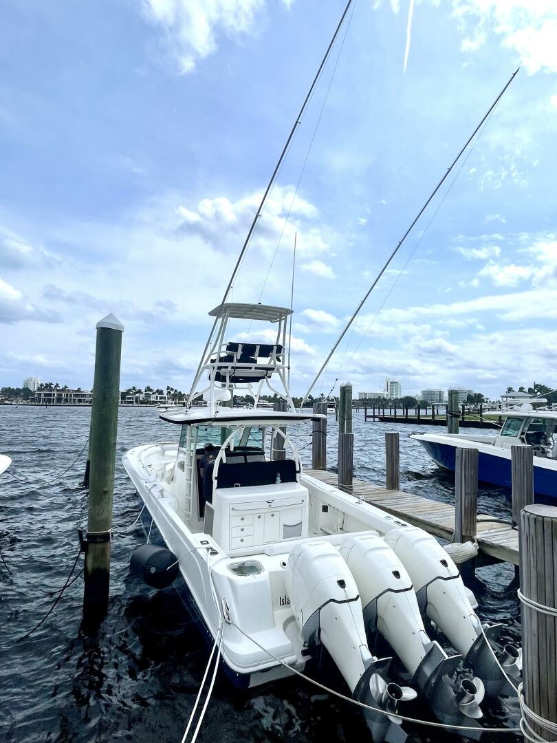 2013 Boston Whaler 370 Outrage - Image 6