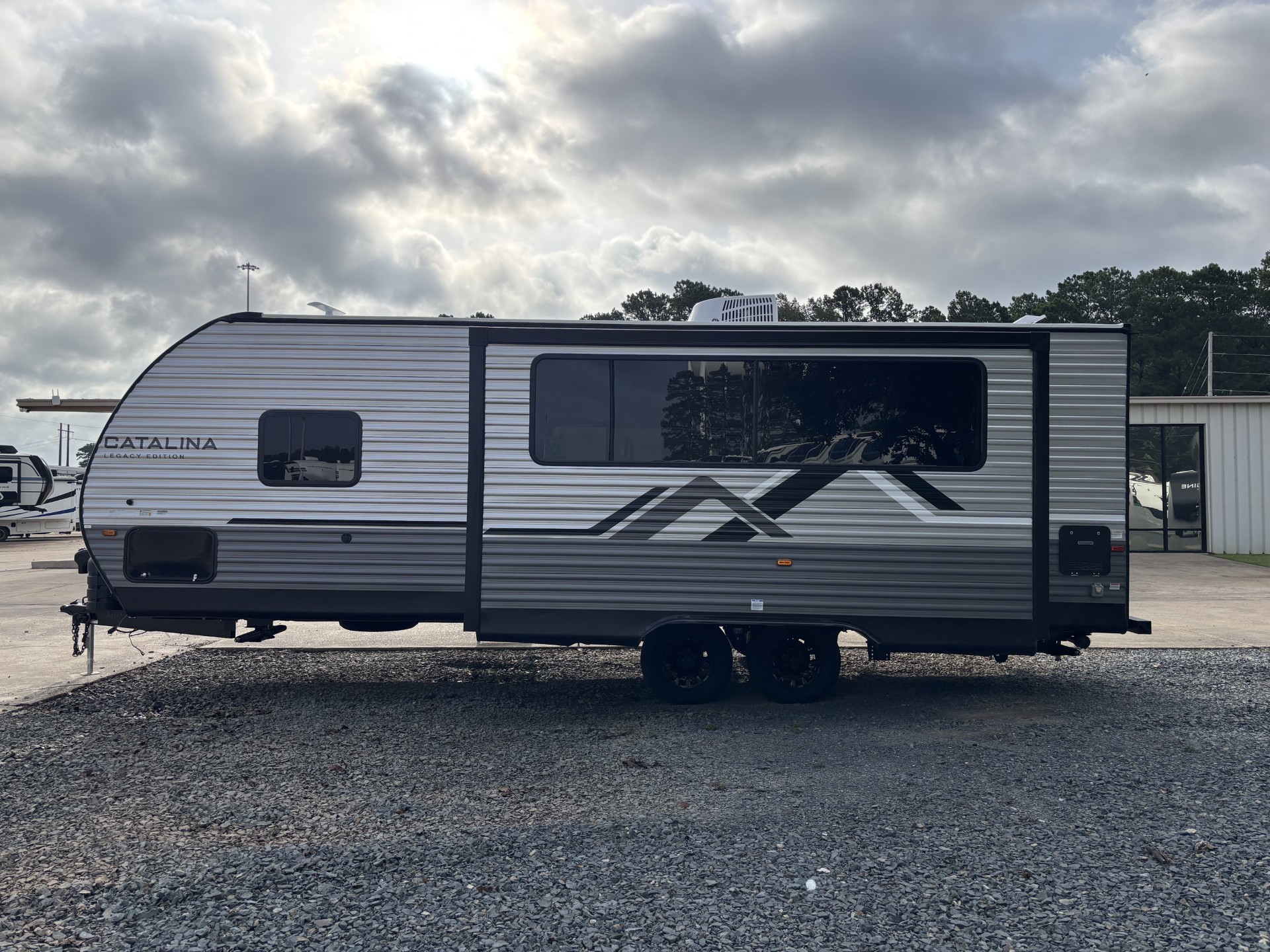 2027 Coachmen Catalina Legacy Edition 243RBS - Image 5