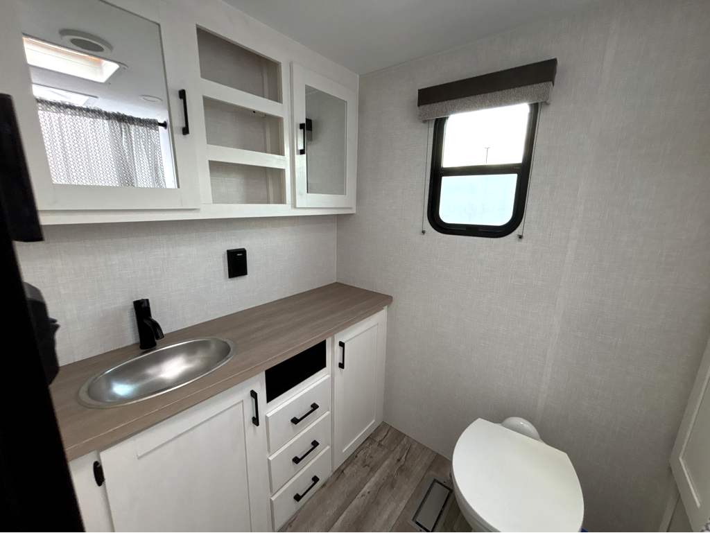 2026 VENTURE RV SIENNA 251VRB - Image 14
