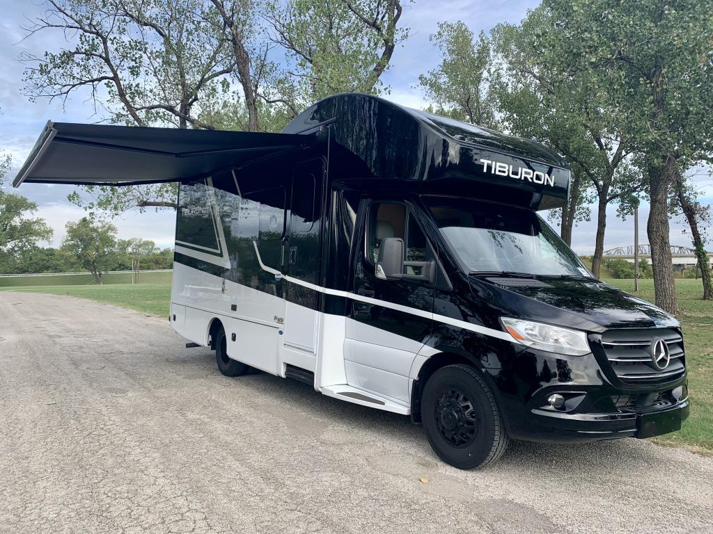 2025 THOR MOTORCOACH TIBURON 24TT - Image 4