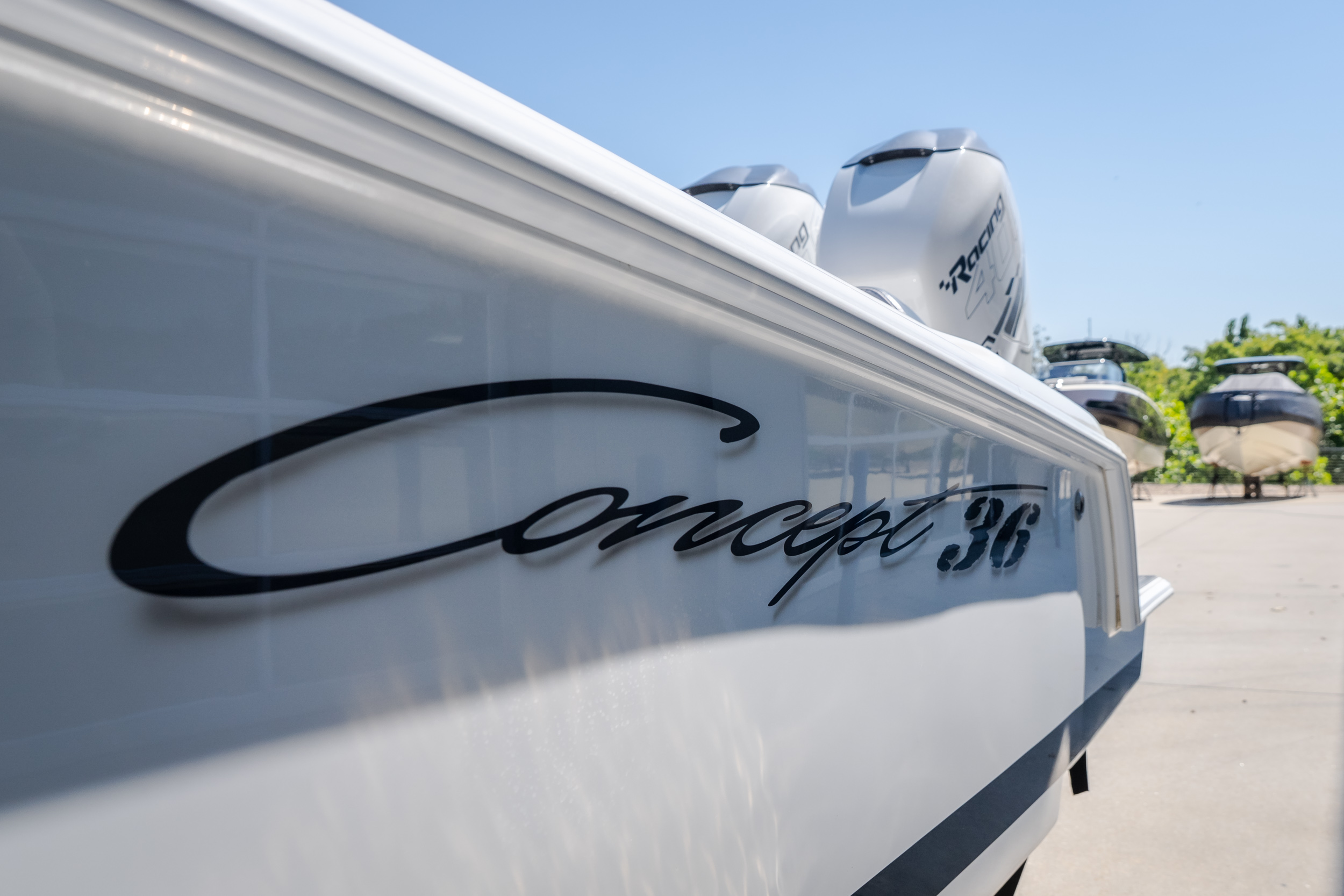 2019 Concept 36 CC - Image 8