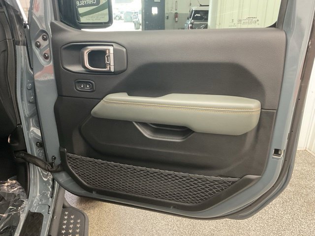 2025 Jeep Gladiator Sport S 4x4 - Image 25