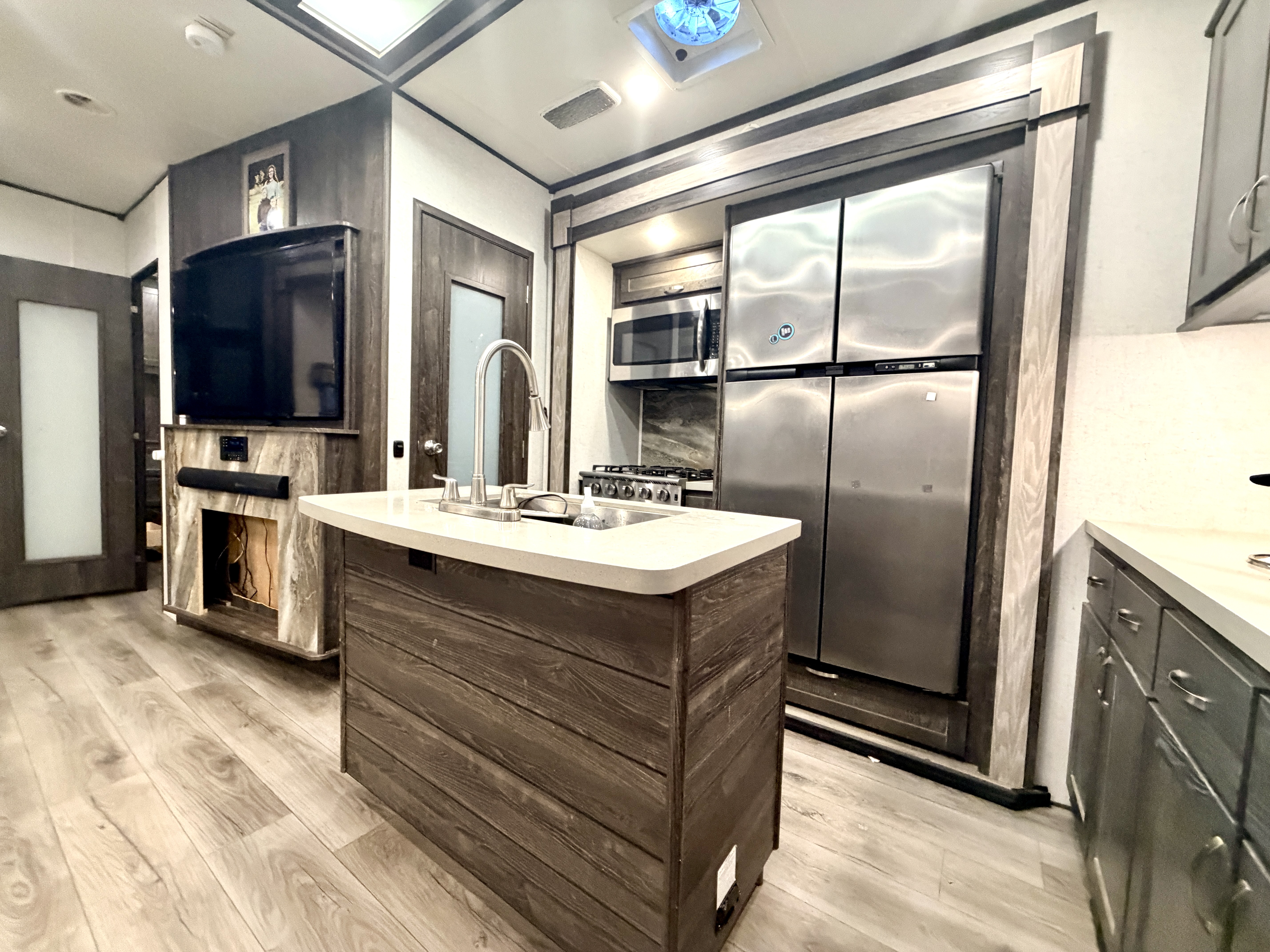 2020 Highland Ridge Mesa Ridge MF374BHS - Image 9