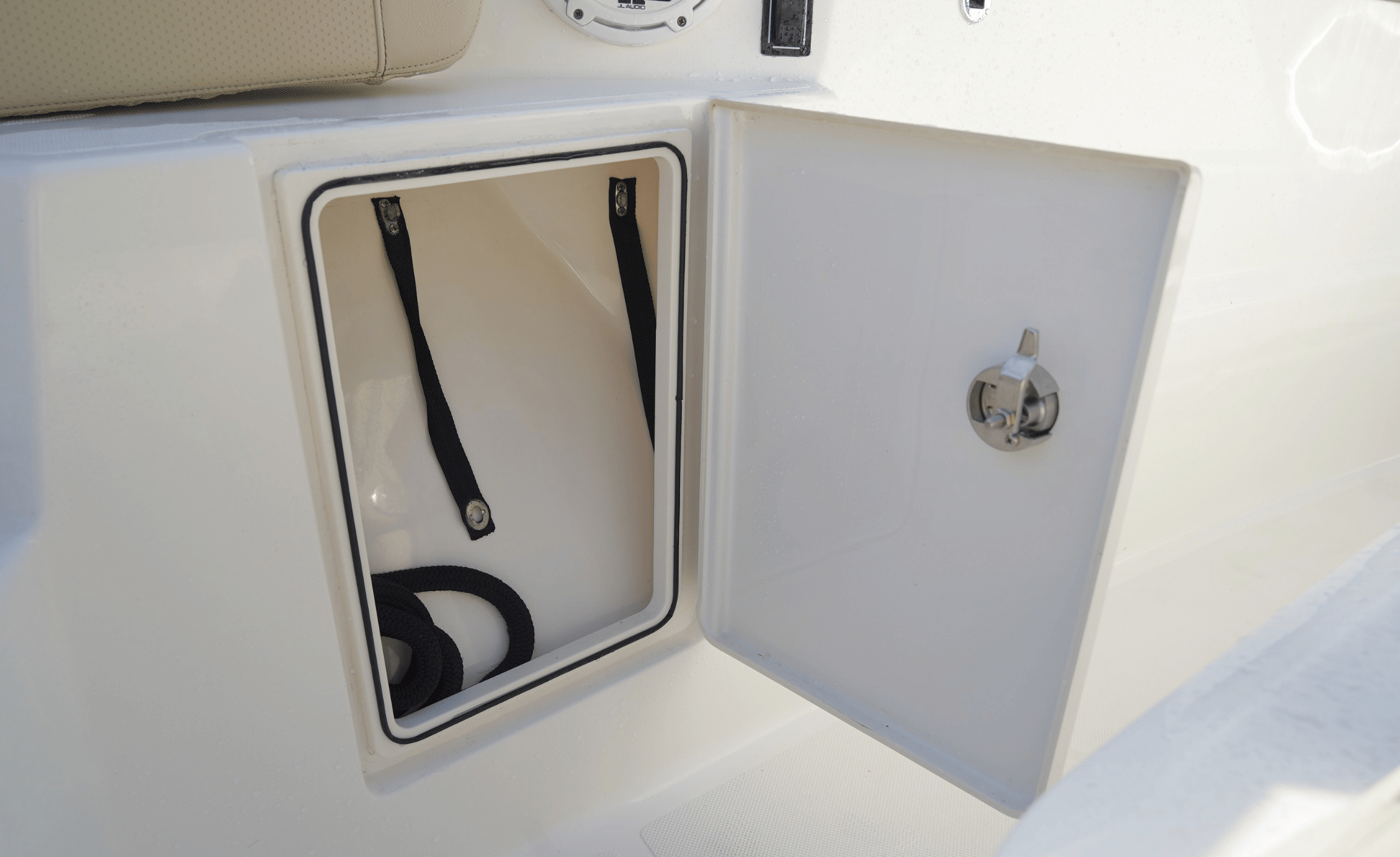2020 PURSUIT S328 - Image 61