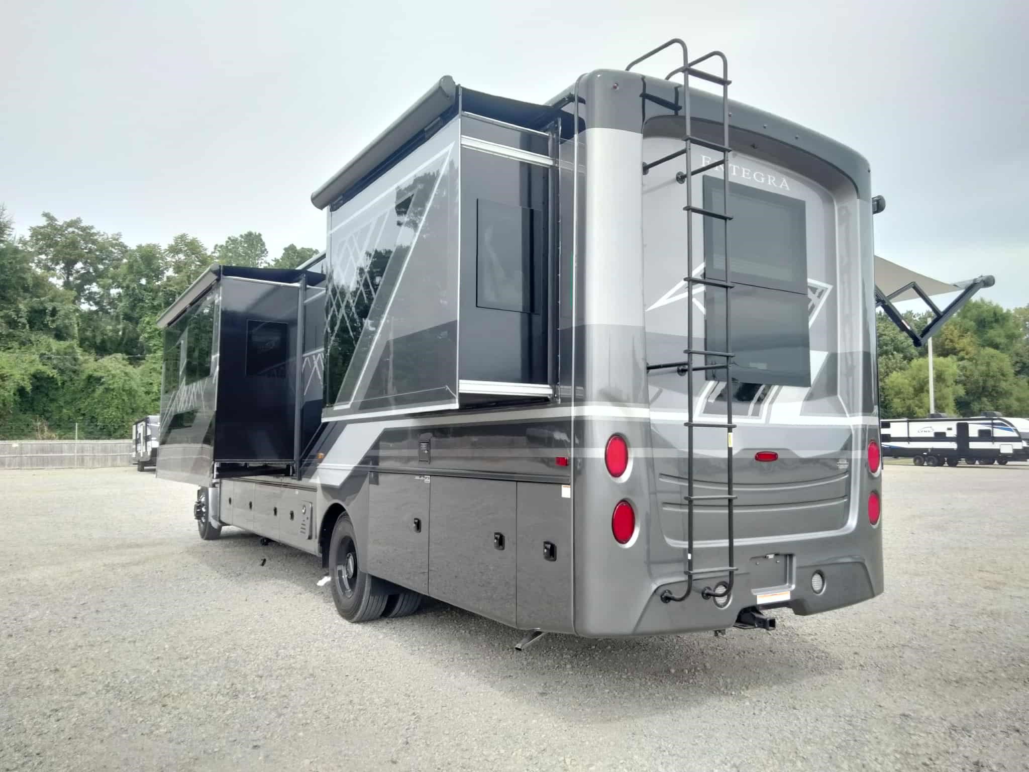 2026 ENTEGRA COACH ACCOLADE 37M - Image 4