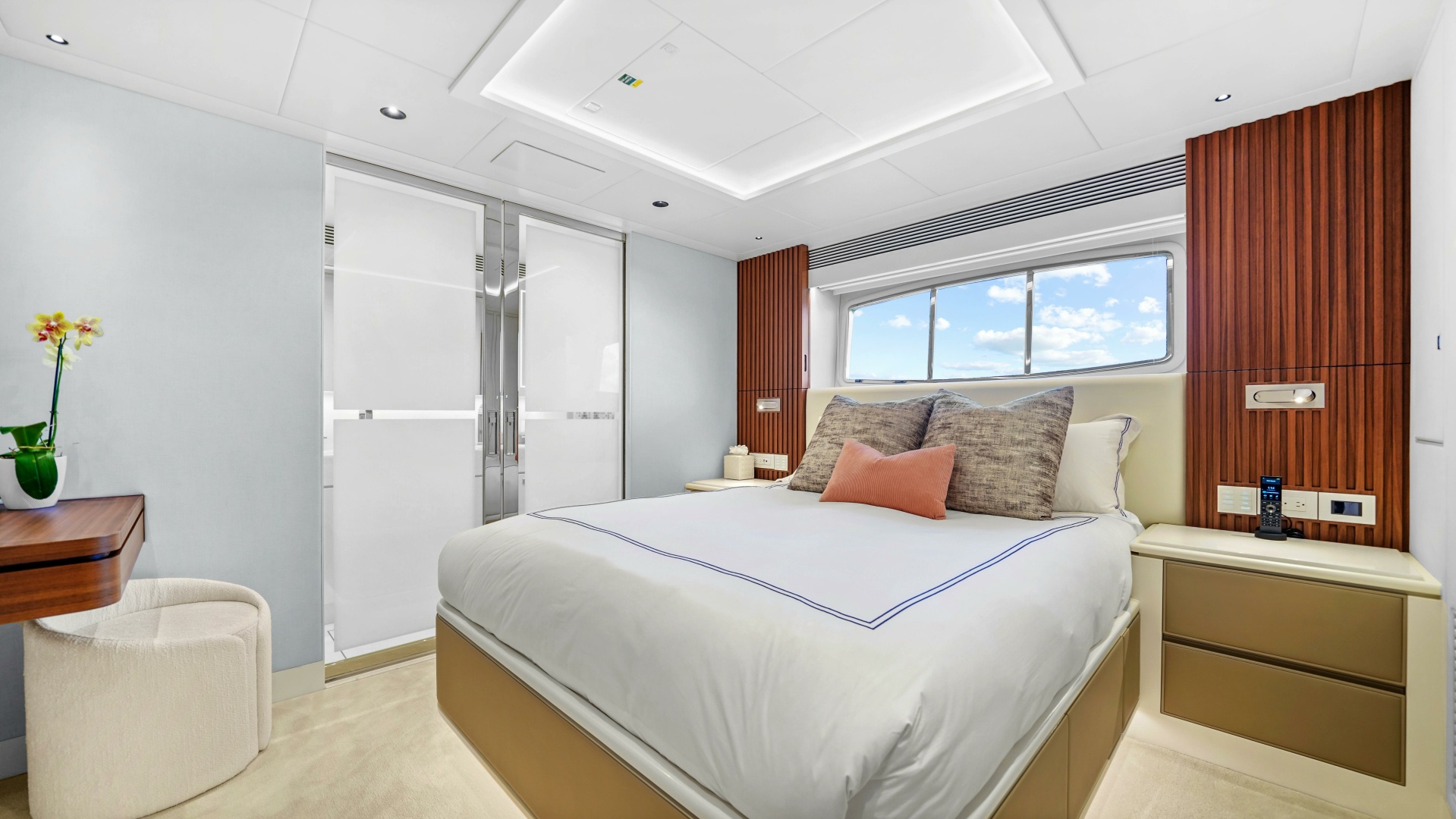 2025 Horizon Raised Pilothouse - Image 34