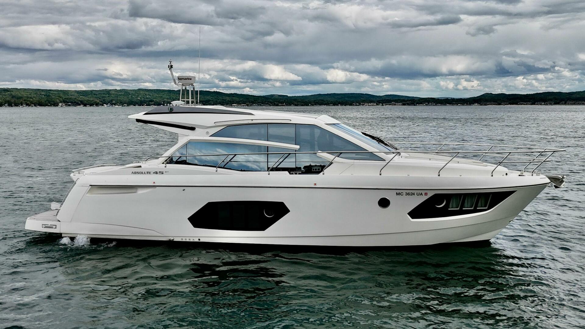 2016 Absolute 45 Sport Yacht - Image 7
