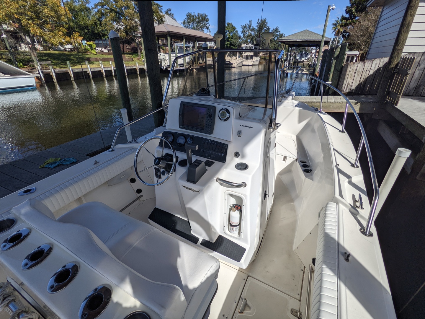 1998 Boston Whaler 23 Outrage Base - Image 2