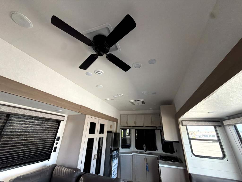 2027 JAYCO JAY FLIGHT BUNGALOW 404LOFT - Image 30