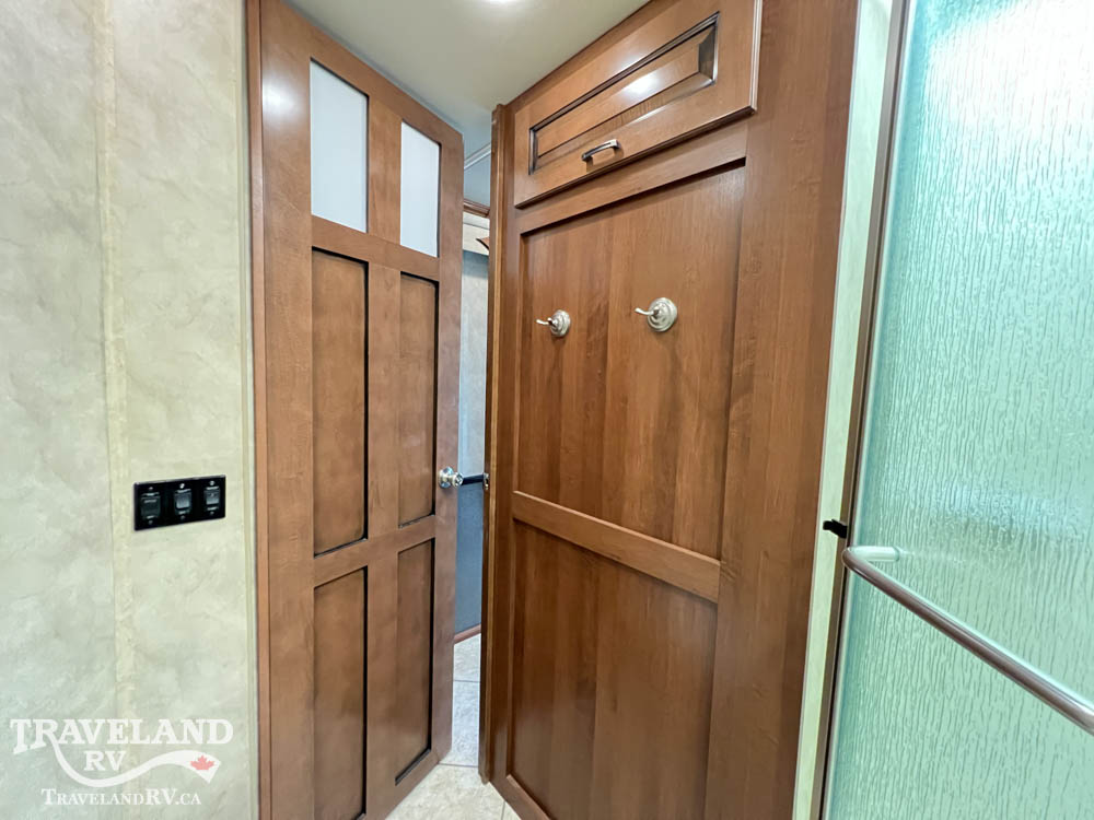 2015 Fleetwood Excursion 35B - Image 37