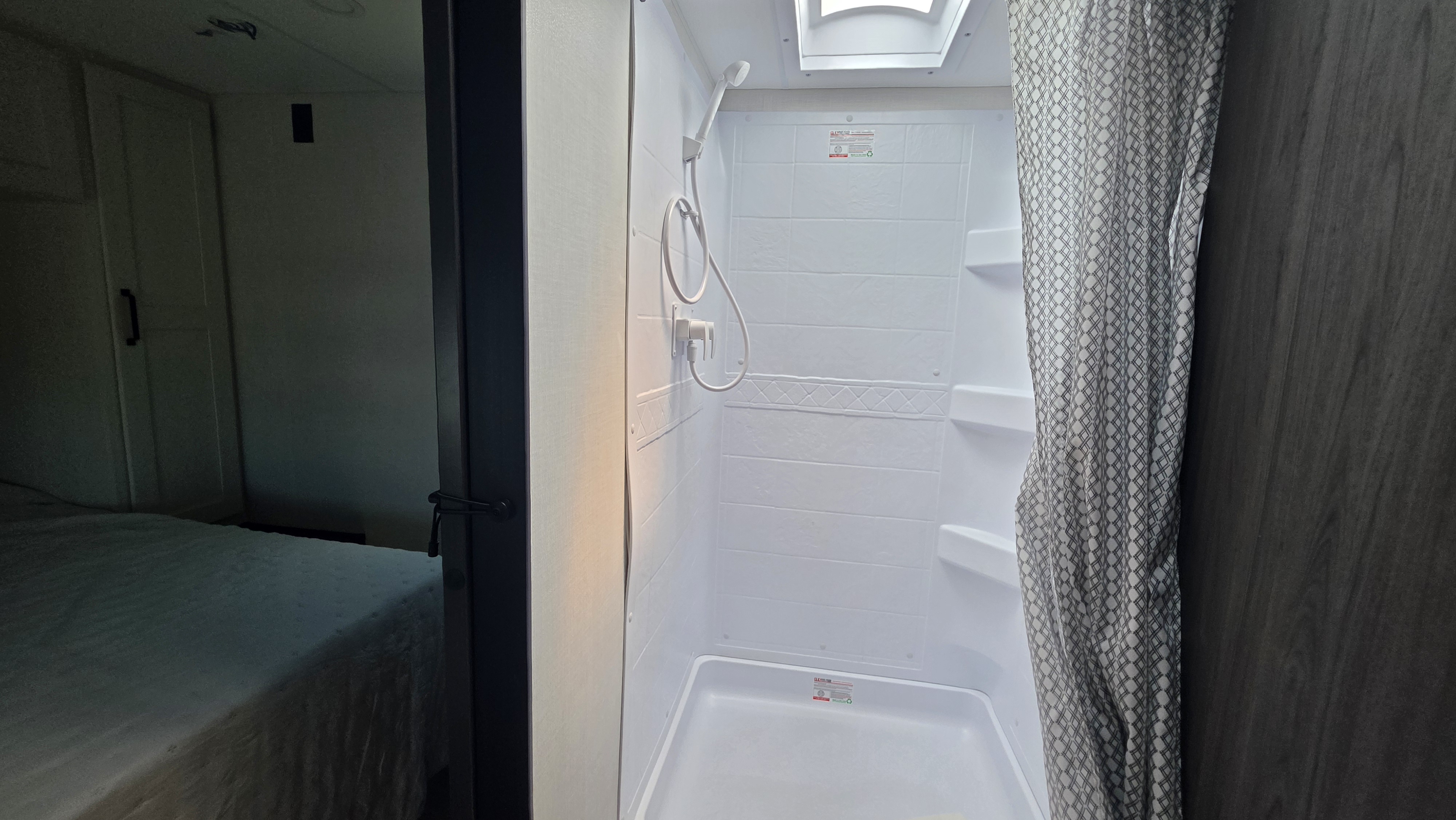 2027 VENTURE RV SIENNA 311VDB - Image 12