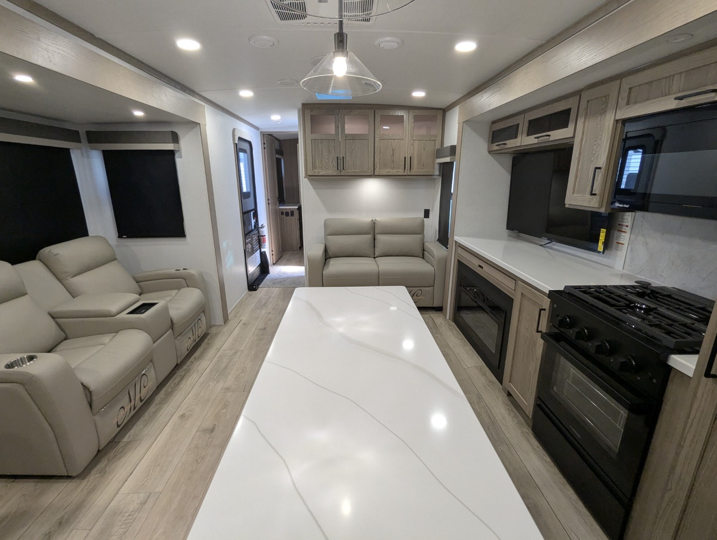2026 Forest River Rockwood Signature 8339FK - Image 17