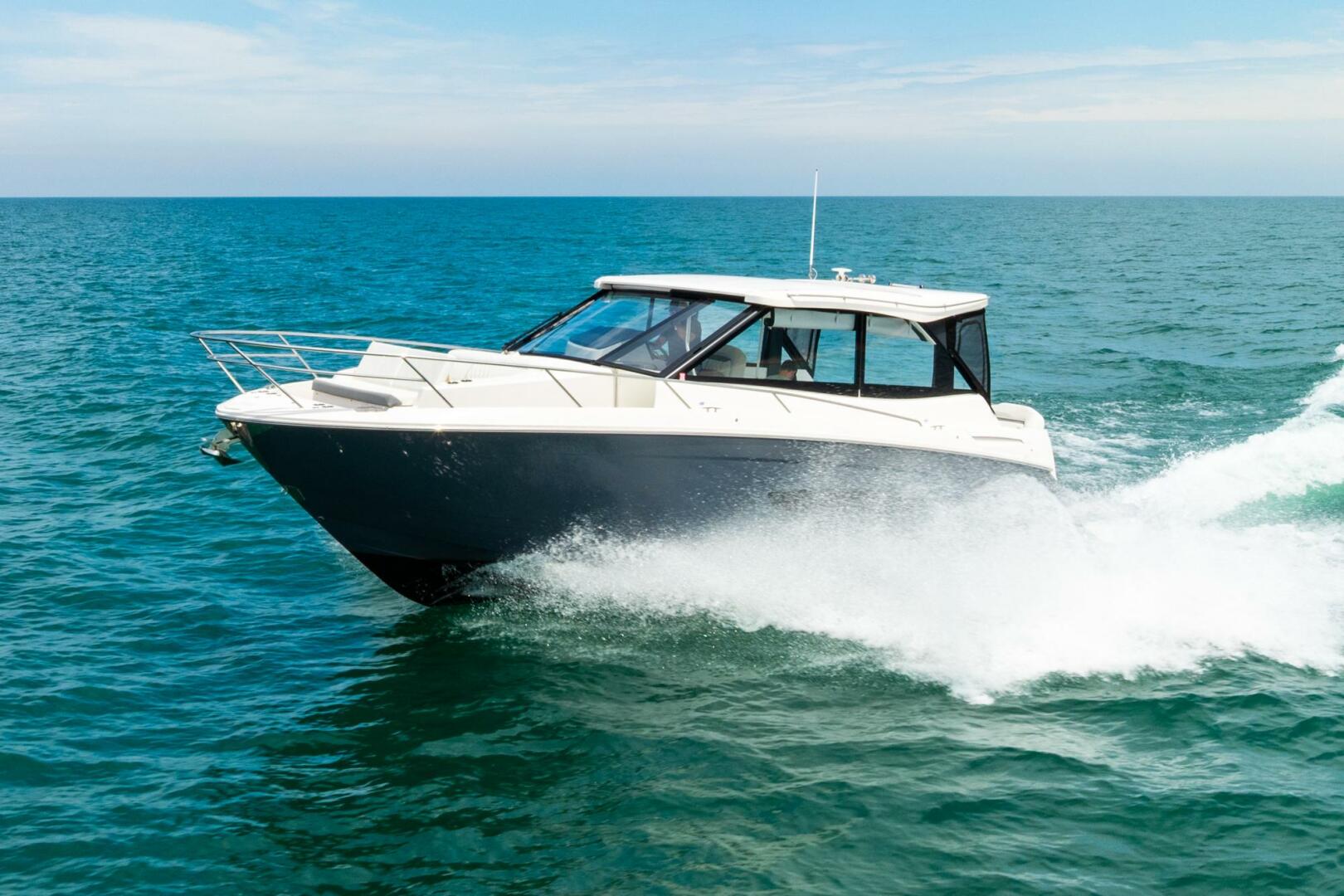 2022 Regal 36 Grande Coupe - Image 7