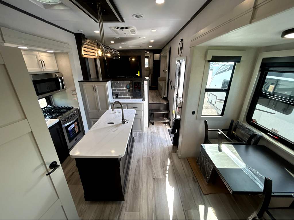 2026 Keystone ALPINE 3710FL - Image 25