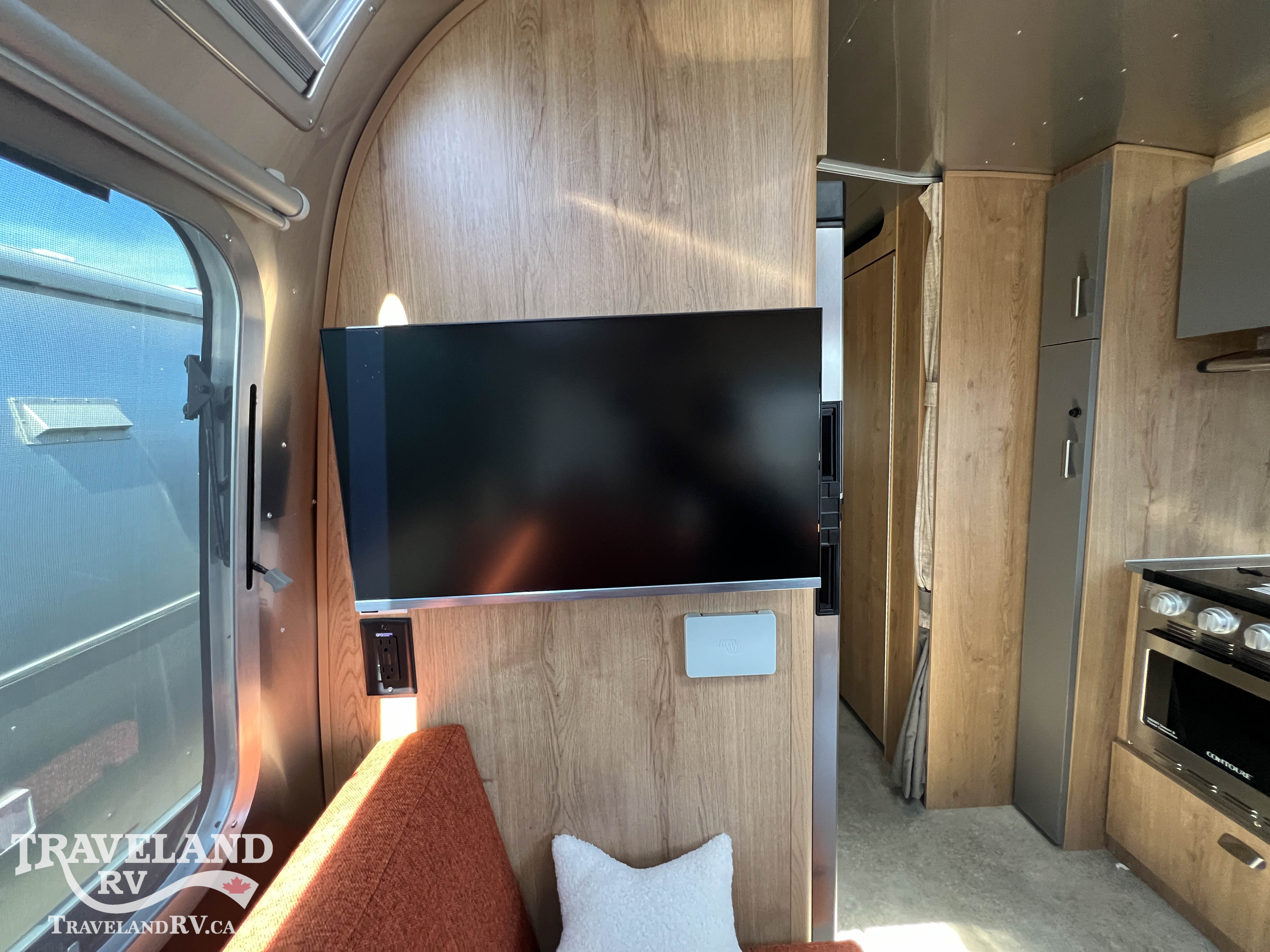 2025 Airstream Tradewind 25FBT - Image 11