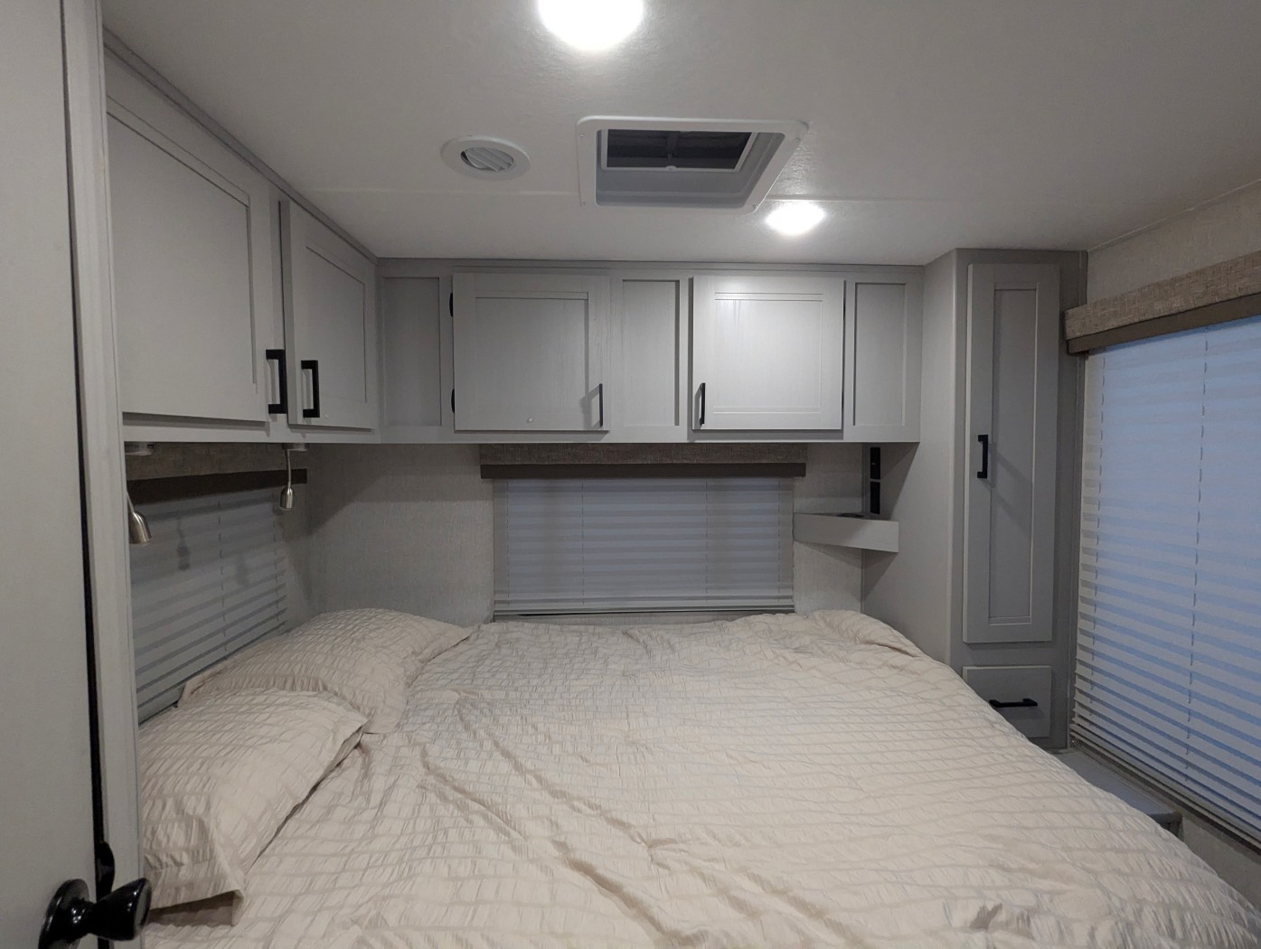 2025 Coachmen Leprechaun 260QB - Ford E-450 - Image 25