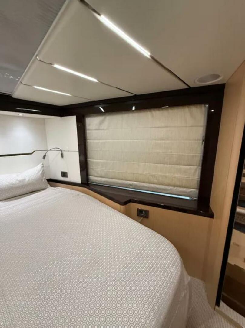 2017 Sunseeker 68 Predator - Image 19