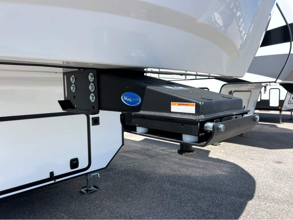 2026 VENTURE RV SPORTTREK 365VFL - Image 24