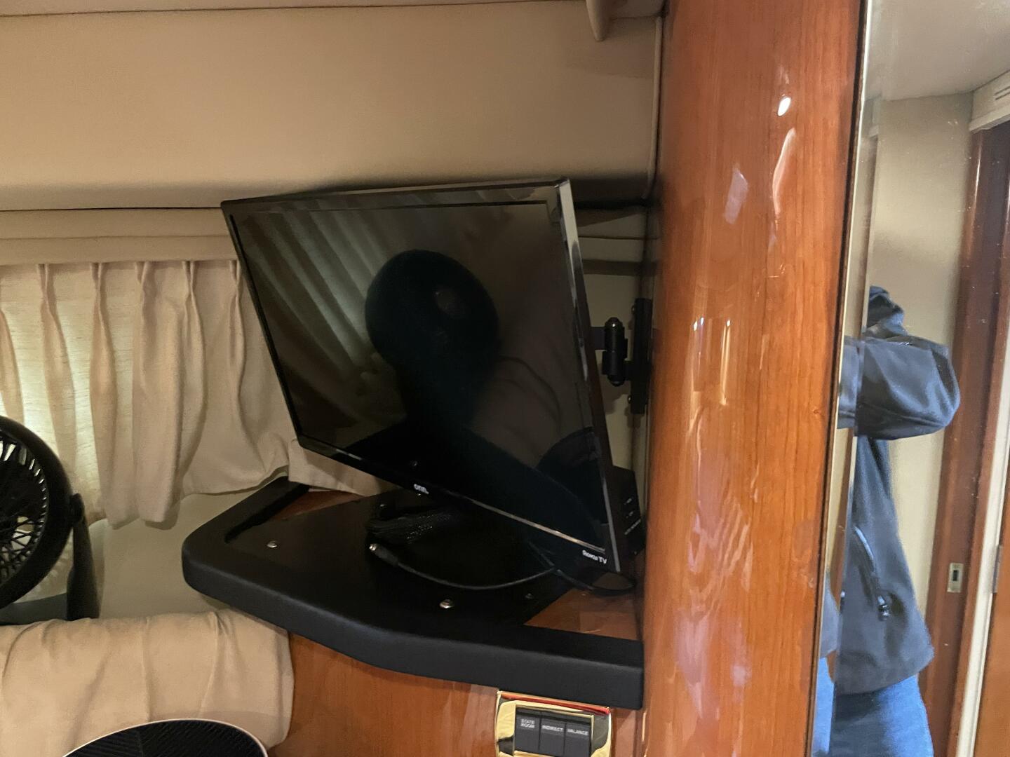 2001 Sea Ray 380 Sundancer - Image 29