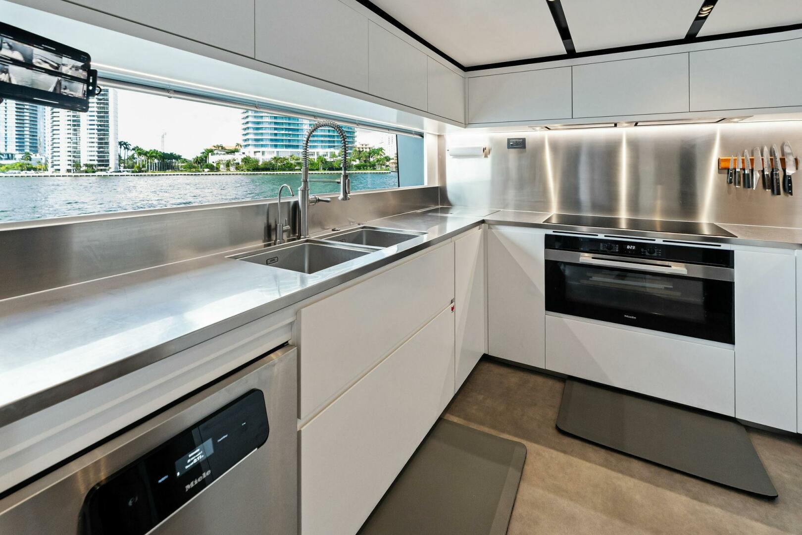 2025 Riva Bellissima - Image 61