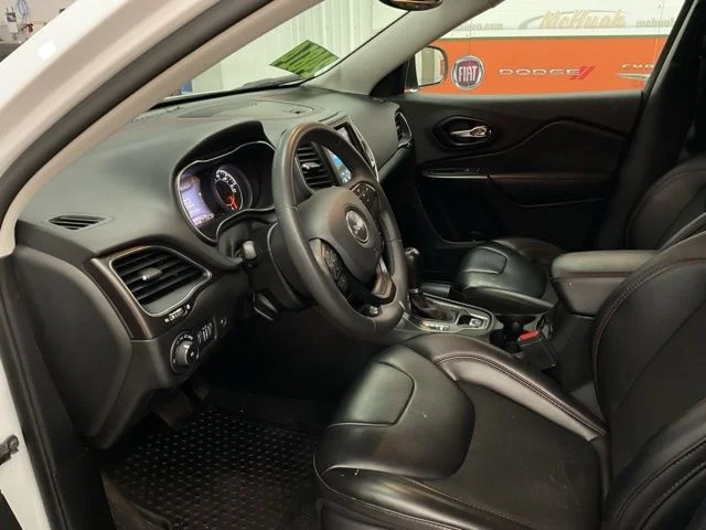 2022 Jeep Grand-Cherokee-L Laredo Altitude 4x4 - Image 13