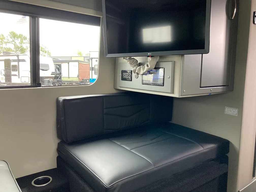 2024 Holiday Rambler Xpedition SL4E - Image 28